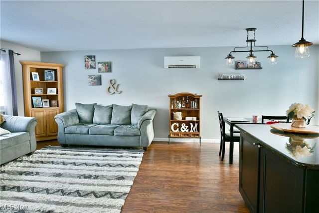 3123 Malibu Drive SW, Warren, OH 44481