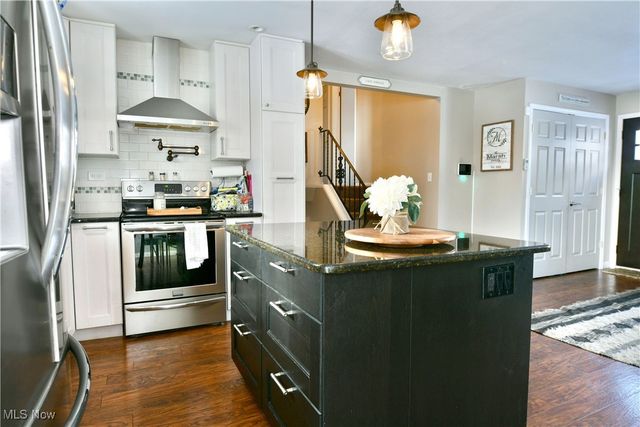 3123 Malibu Drive SW, Warren, OH 44481