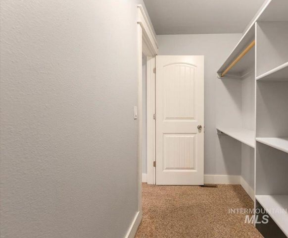 3889 N Maple Grove Rd, Boise, ID 83704