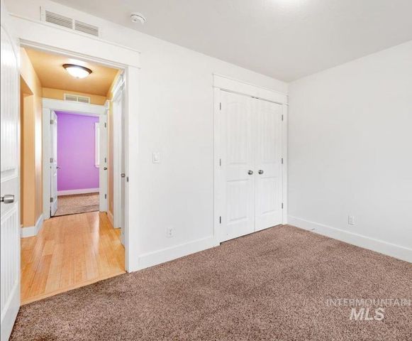 3889 N Maple Grove Rd, Boise, ID 83704