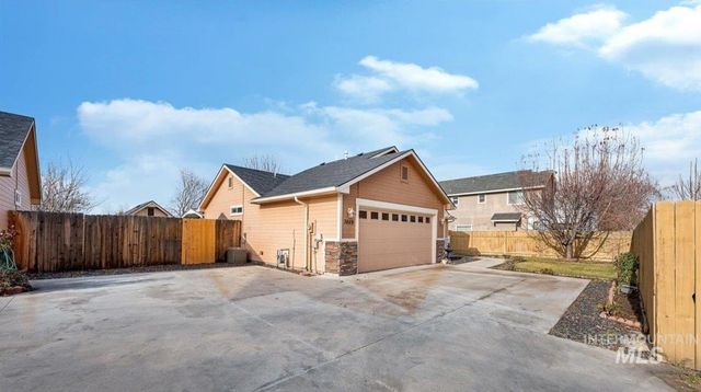 3889 N Maple Grove Rd, Boise, ID 83704