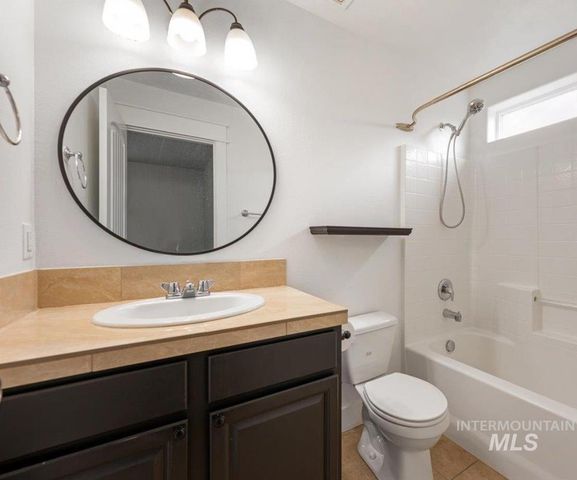 3889 N Maple Grove Rd, Boise, ID 83704