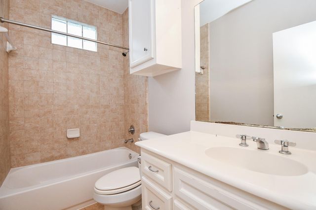 3715 Main Plaza Drive, Houston, TX 77025