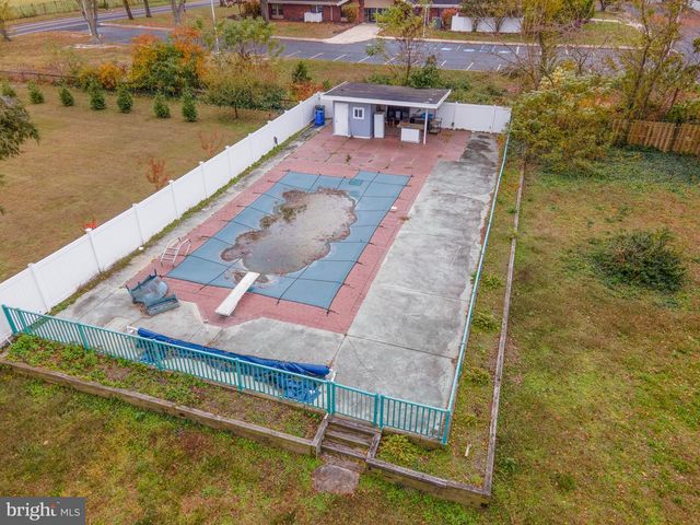 2227 E LANDIS AVE, Vineland, NJ 08361