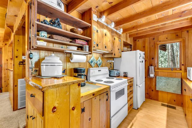 55170 Daryll Road, Idyllwild, CA 92549