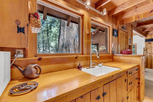 55170 Daryll Road, Idyllwild, CA 92549