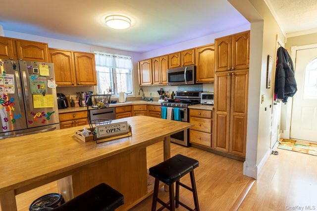 17 Hilltop Avenue, Newburgh, NY 12550