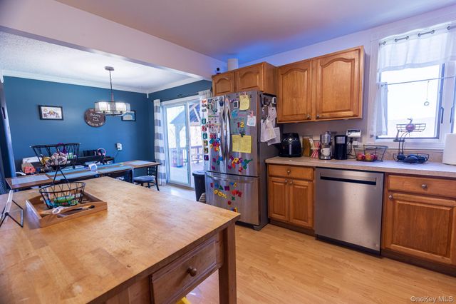 17 Hilltop Avenue, Newburgh, NY 12550