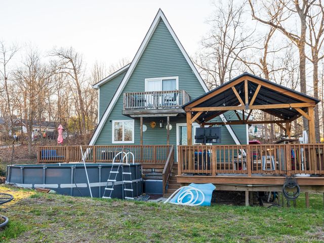 17 Hilltop Avenue, Newburgh, NY 12550