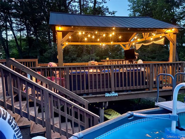 17 Hilltop Avenue, Newburgh, NY 12550