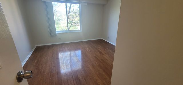 1515 E Central Road 318C, Arlington Heights, IL 60005