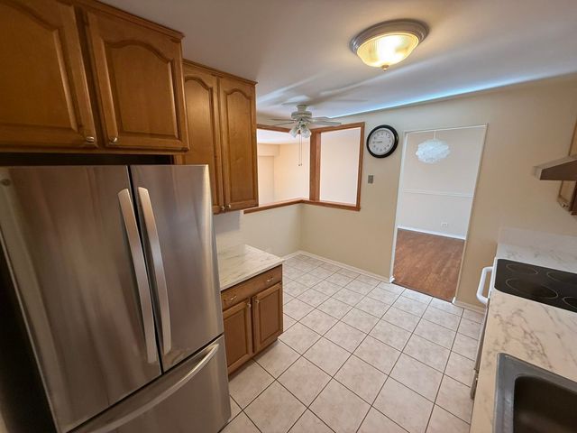 1515 E Central Road 318C, Arlington Heights, IL 60005