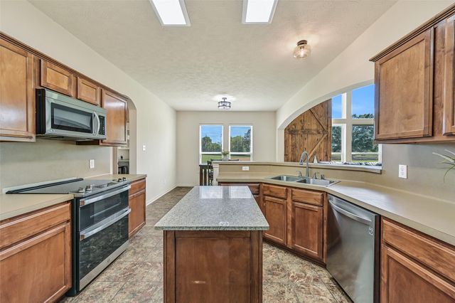 1404 Hollier Road, Friendswood, TX 77546