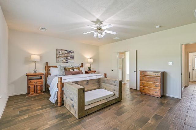 1404 Hollier Road, Friendswood, TX 77546
