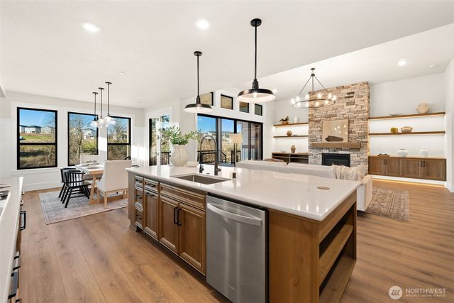 17104 NW 7TH Avenue, Ridgefield, WA 98642