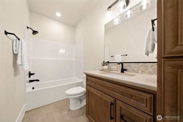 17104 NW 7TH Avenue, Ridgefield, WA 98642