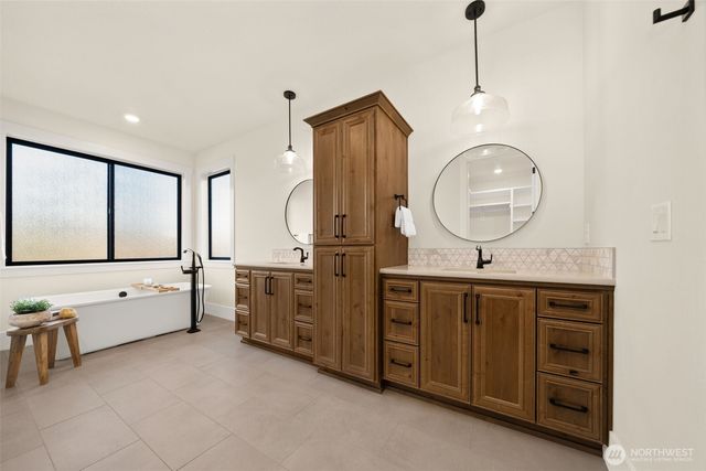 17104 NW 7TH Avenue, Ridgefield, WA 98642