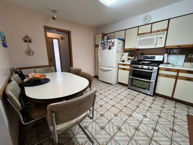 7810 Tripp Avenue, Skokie, IL 60076