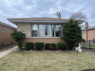 7810 Tripp Avenue, Skokie, IL 60076