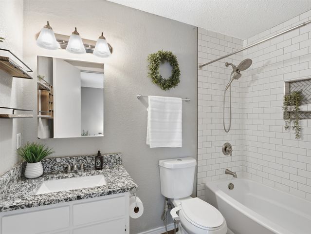 6206 Hott Springs Drive, Arlington, TX 76001
