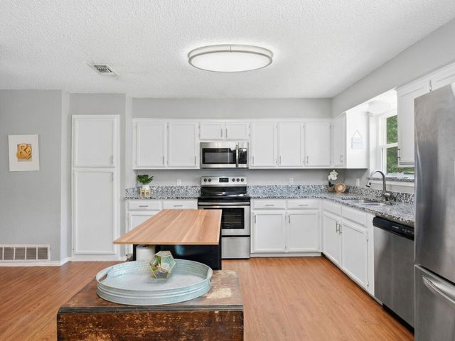 6206 Hott Springs Drive, Arlington, TX 76001
