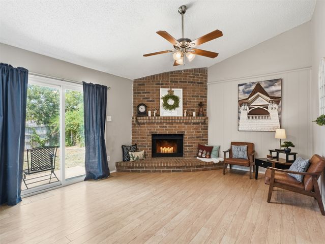 6206 Hott Springs Drive, Arlington, TX 76001