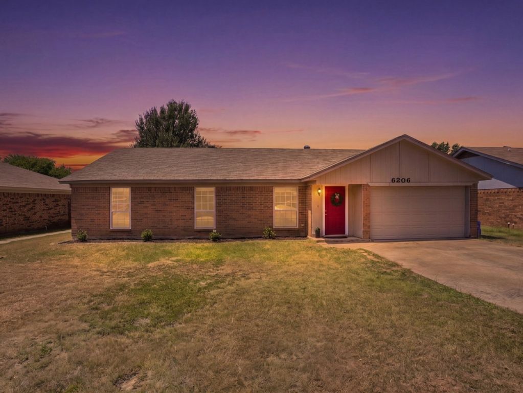 6206 Hott Springs Drive, Arlington, TX 76001