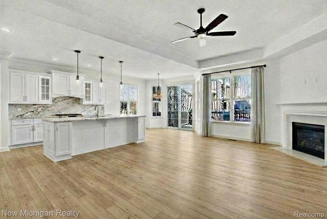 13136 Harbor Landings Drive 85, Fenton Charter Township, MI 48430