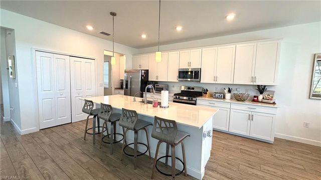 20100 Napa LOOP, Estero, FL 33928