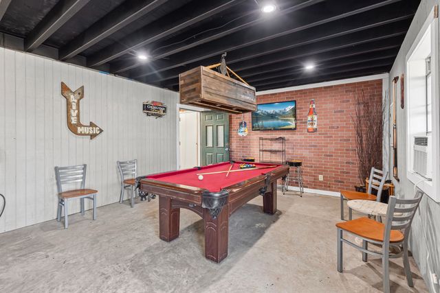 670 Farm Road 196 N, Blossom, TX 75416