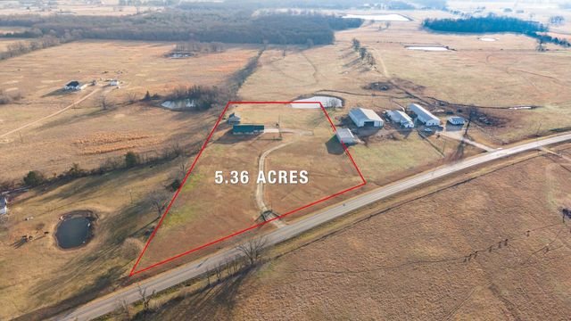 670 Farm Road 196 N, Blossom, TX 75416