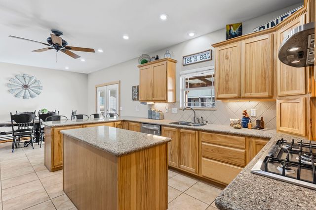 670 Farm Road 196 N, Blossom, TX 75416