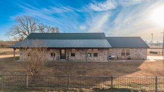 670 Farm Road 196 N, Blossom, TX 75416