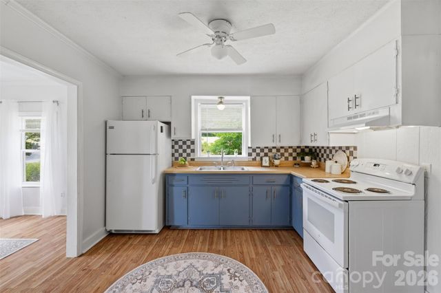 1320 Tom Fox Street, Morganton, NC 28655