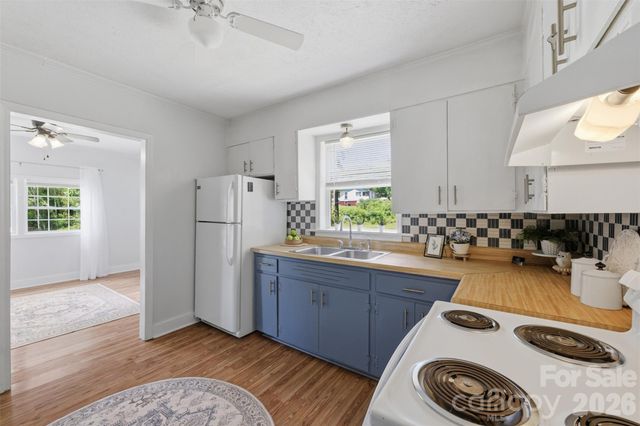 1320 Tom Fox Street, Morganton, NC 28655