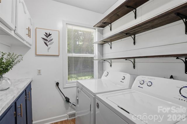 1320 Tom Fox Street, Morganton, NC 28655