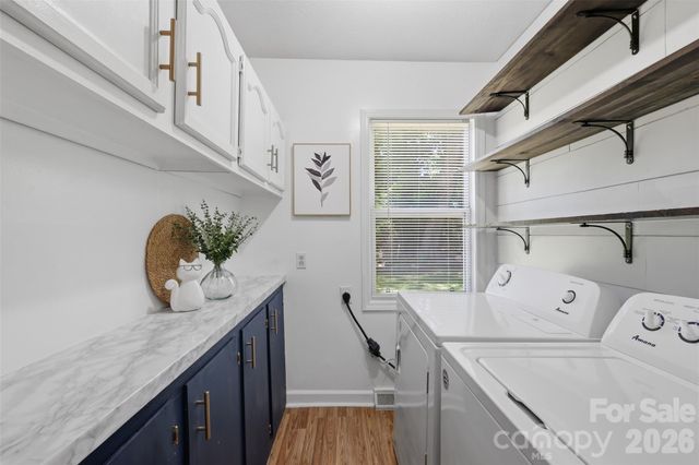 1320 Tom Fox Street, Morganton, NC 28655