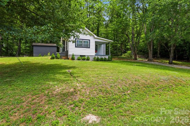 1320 Tom Fox Street, Morganton, NC 28655