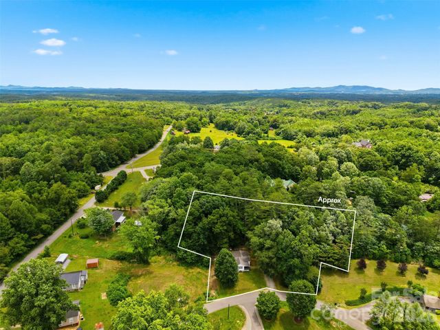 1320 Tom Fox Street, Morganton, NC 28655