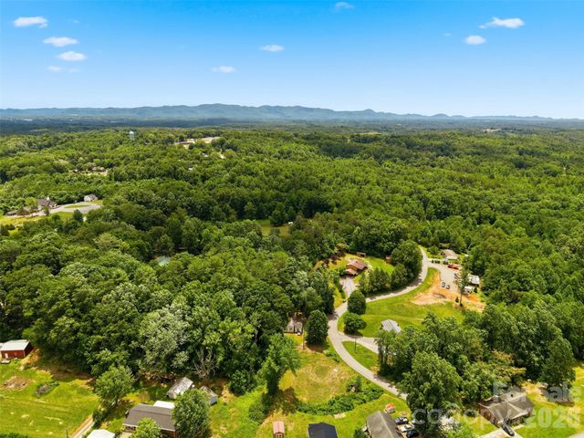 1320 Tom Fox Street, Morganton, NC 28655