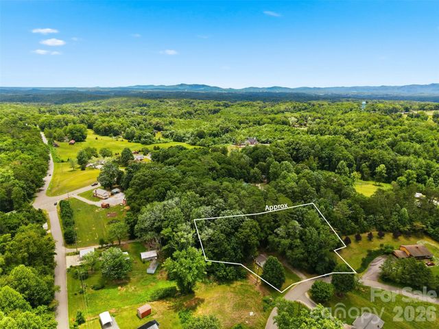 1320 Tom Fox Street, Morganton, NC 28655
