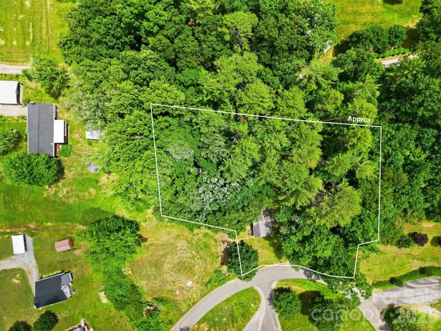 1320 Tom Fox Street, Morganton, NC 28655