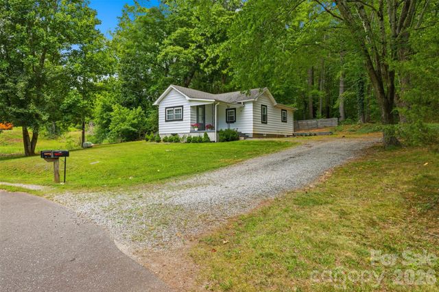 1320 Tom Fox Street, Morganton, NC 28655