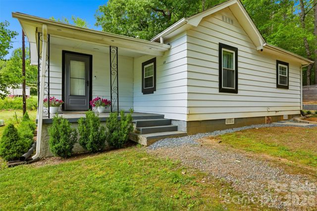1320 Tom Fox Street, Morganton, NC 28655