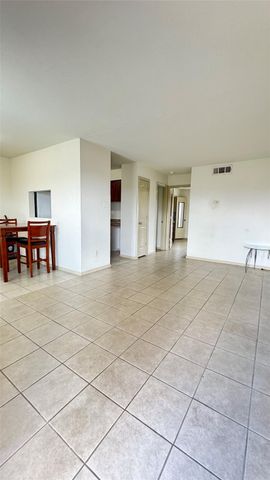 10802 Kingspoint Road, Houston, TX 77075