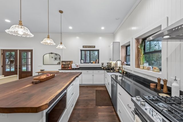 875 E Jackson Road, Crystal Twp, MI 49420