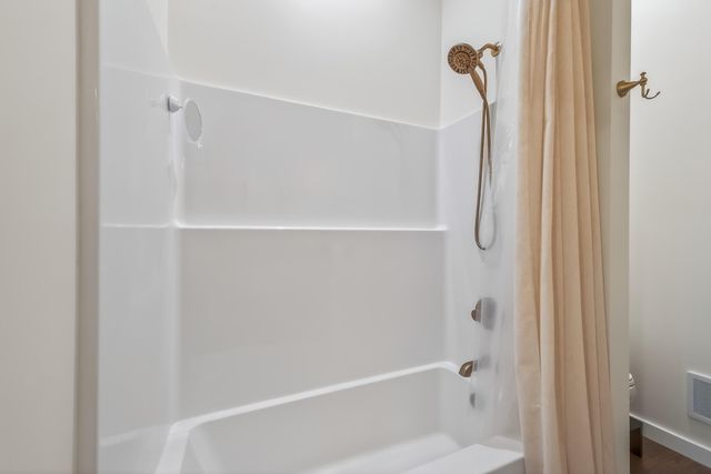 875 E Jackson Road, Crystal Twp, MI 49420
