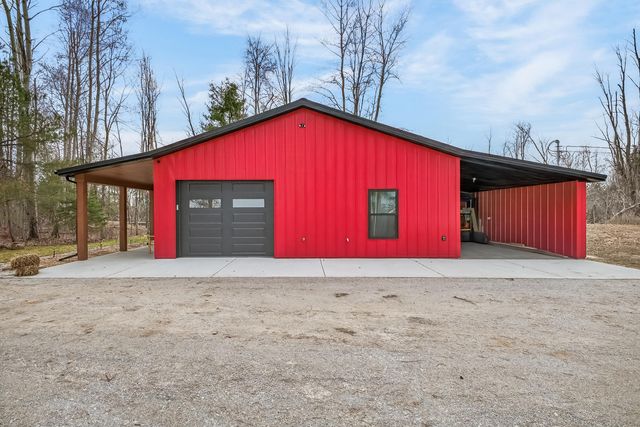 875 E Jackson Road, Crystal Twp, MI 49420