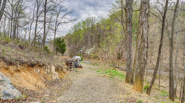 394 & 400 Bishop Hollow Road, Elizabethton, TN 37643