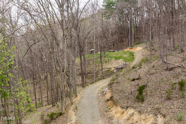 394 & 400 Bishop Hollow Road, Elizabethton, TN 37643